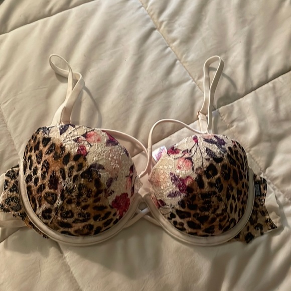 PINK Victoria's Secret Other - PINK Victorias Secret floral/leopard lace push-up bra 36B